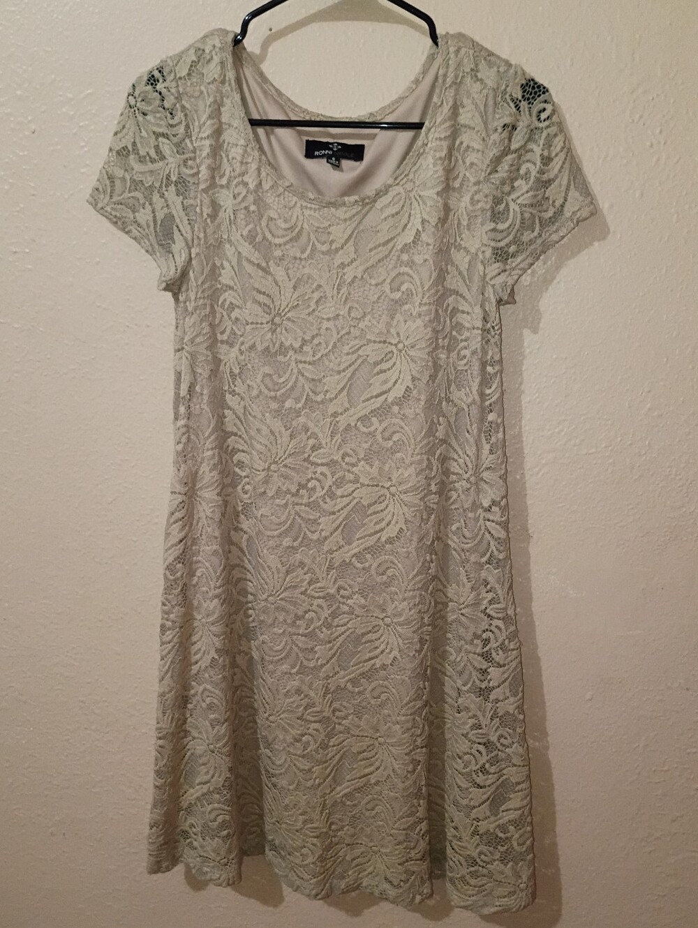 Ronni Nicole Size 8 Lined Dress
